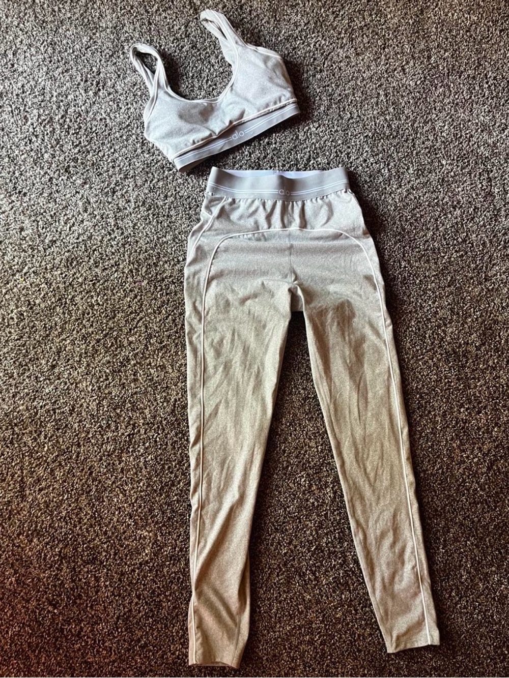 ALO Yoga Light Gray High-Waist Leggings & Sports Bra Set